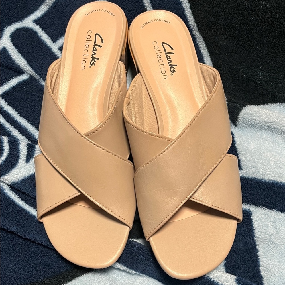 Clarks Women's Cream Mules